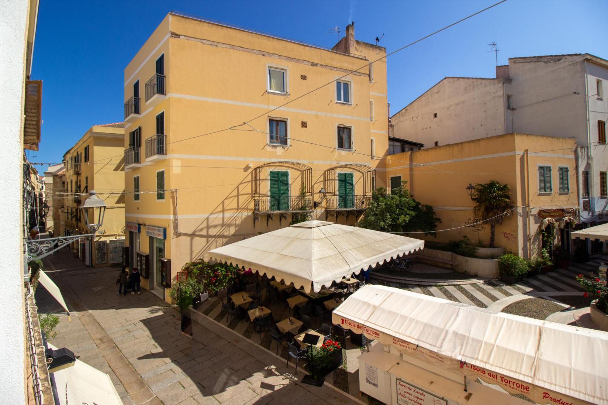 Alghero Appartamento In Centro Casa Ferret Luaran gambar