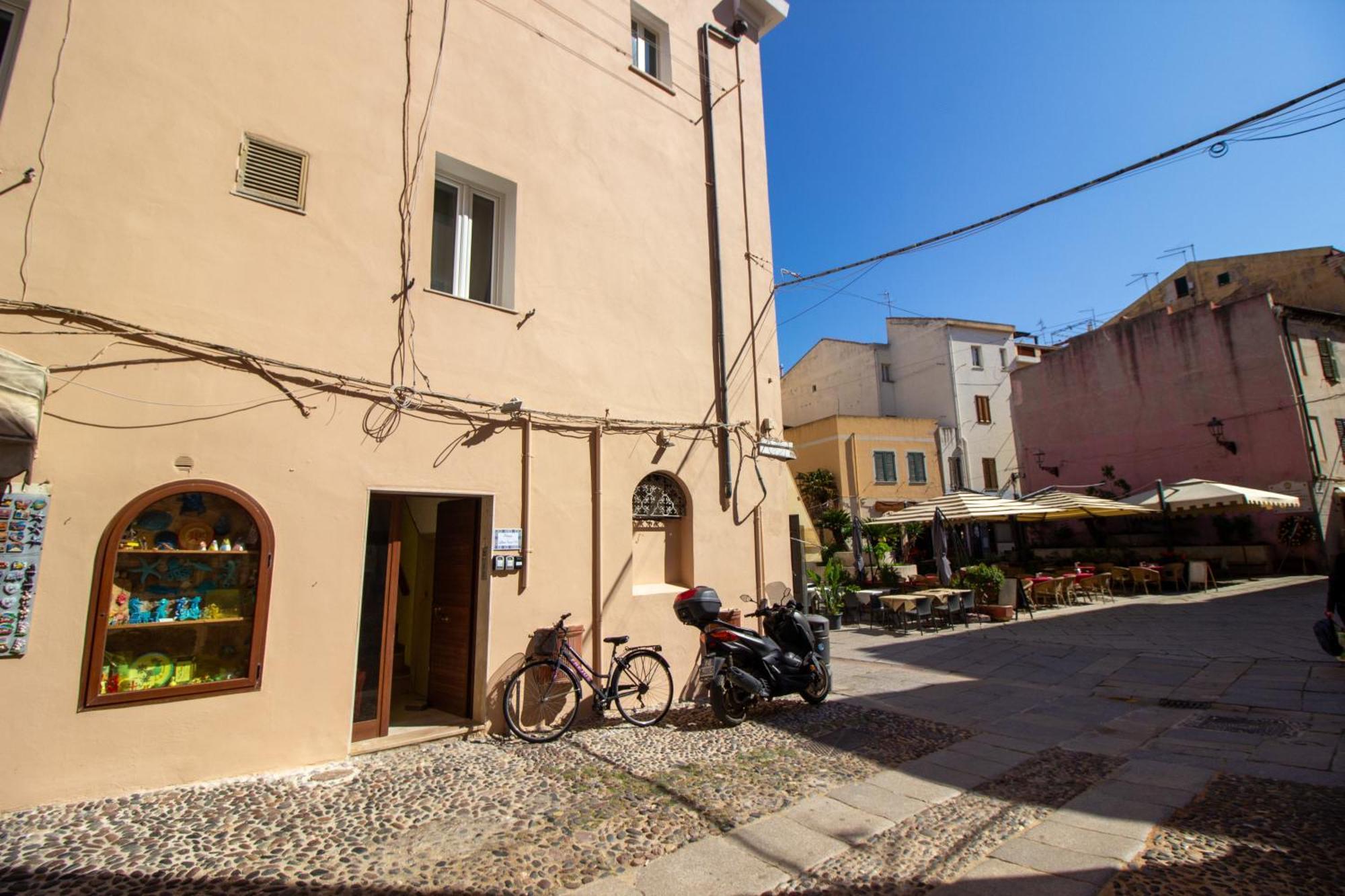 Alghero Appartamento In Centro Casa Ferret Luaran gambar