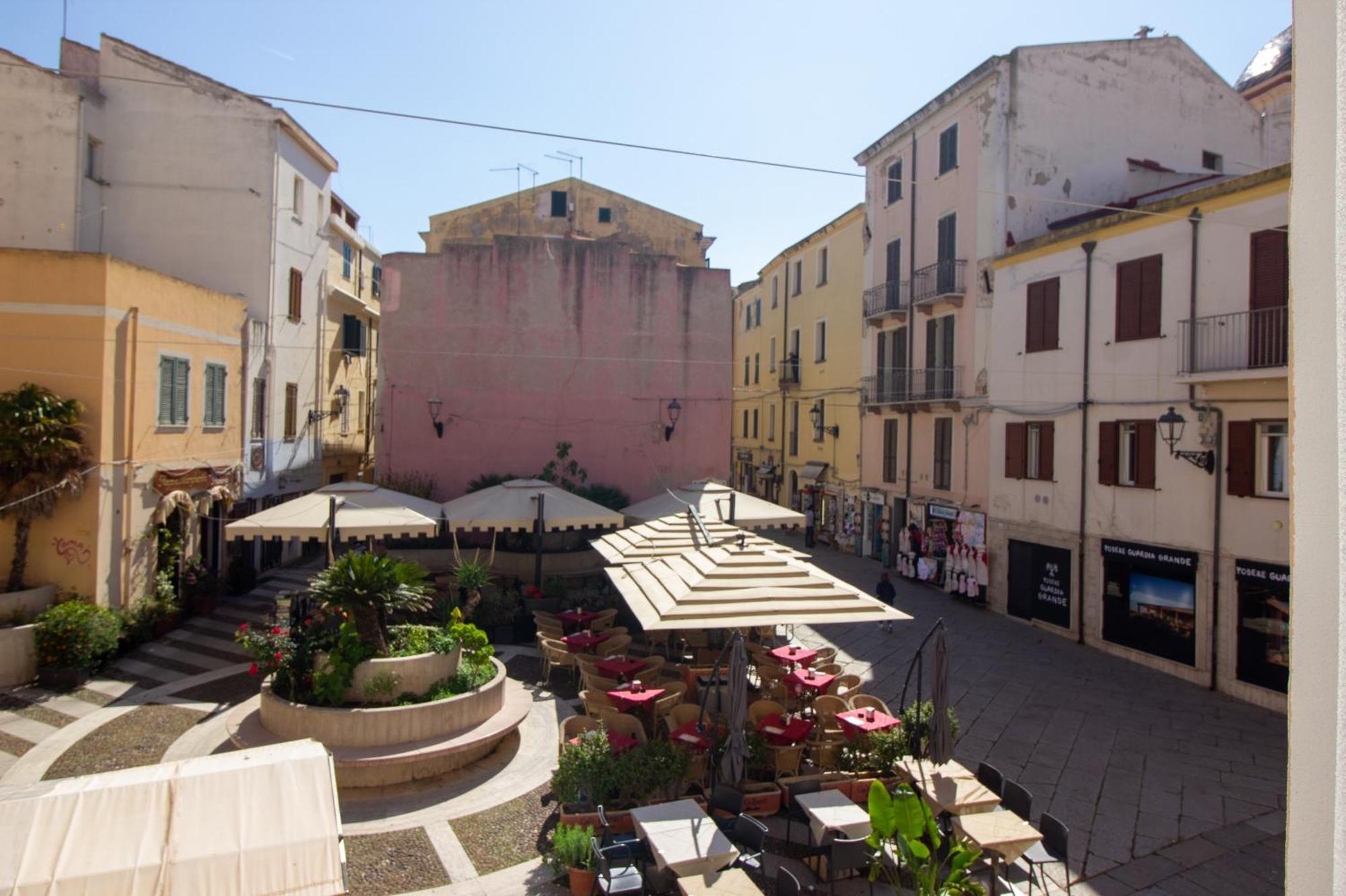 Alghero Appartamento In Centro Casa Ferret Luaran gambar